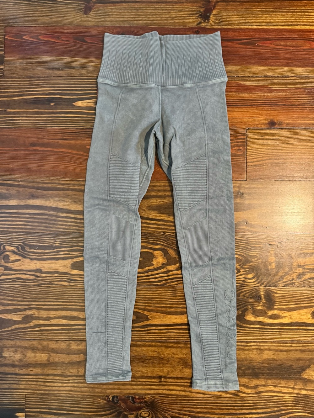 Seamless Gray/Green Avocado Leggings